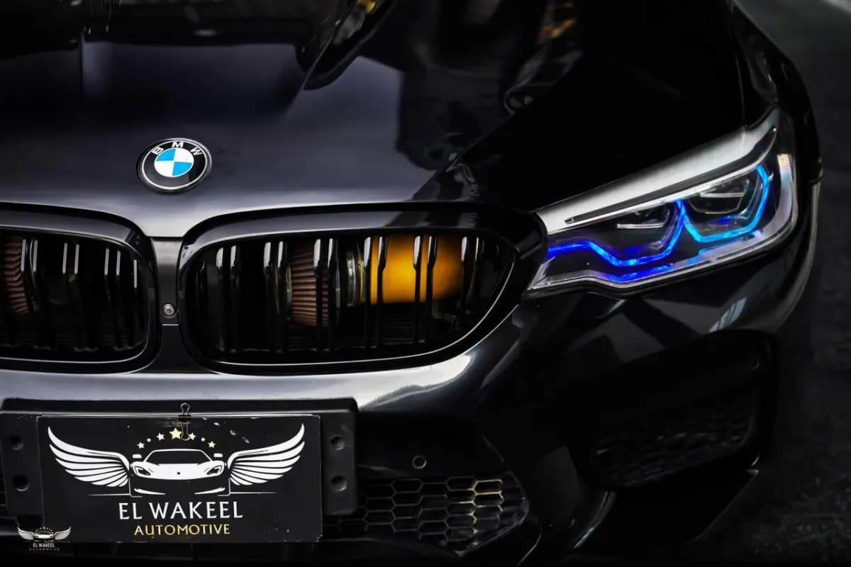 بي ام دبليو M5 2018 م اسبورت أسود أوتوماتيك — مستعملة