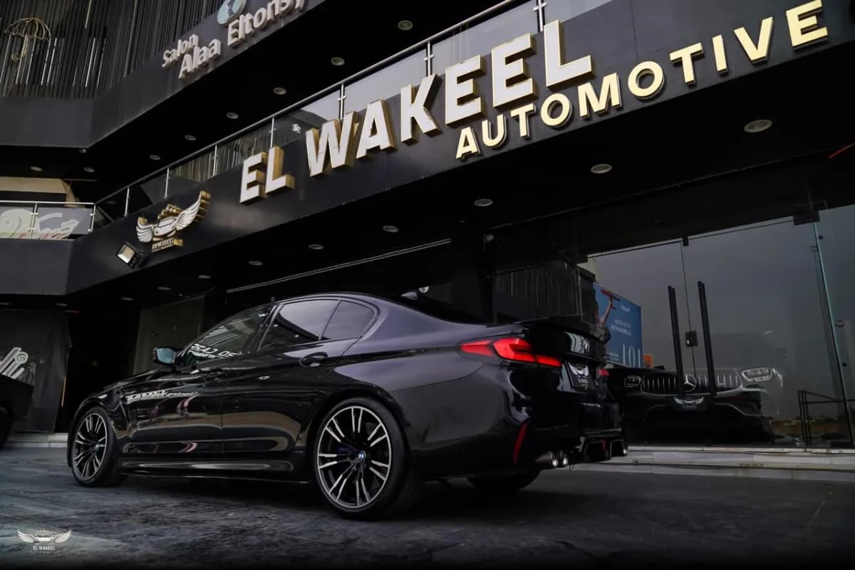 بي ام دبليو M5 2018 م اسبورت أسود أوتوماتيك — مستعملة