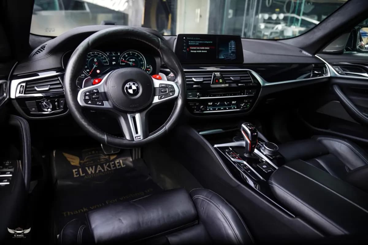 بي ام دبليو M5 2018 م اسبورت أسود أوتوماتيك — مستعملة