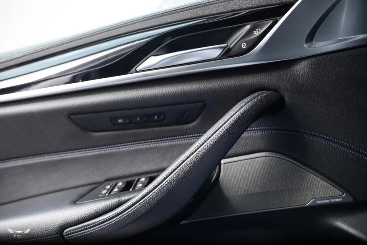 بي ام دبليو M5 2018 م اسبورت أسود أوتوماتيك — مستعملة