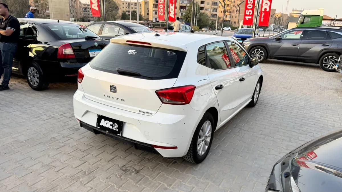 سيات ابيزا 2019 ريفرنس أبيض أوتوماتيك — مستعملة
