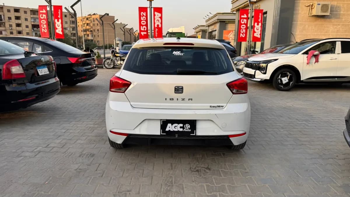 سيات ابيزا 2019 ريفرنس أبيض أوتوماتيك — مستعملة
