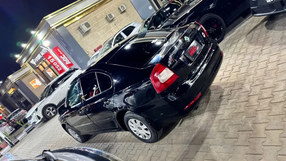 سكودا فانتاسيا 2010 اكتيف أسود أوتوماتيك — مستعملة