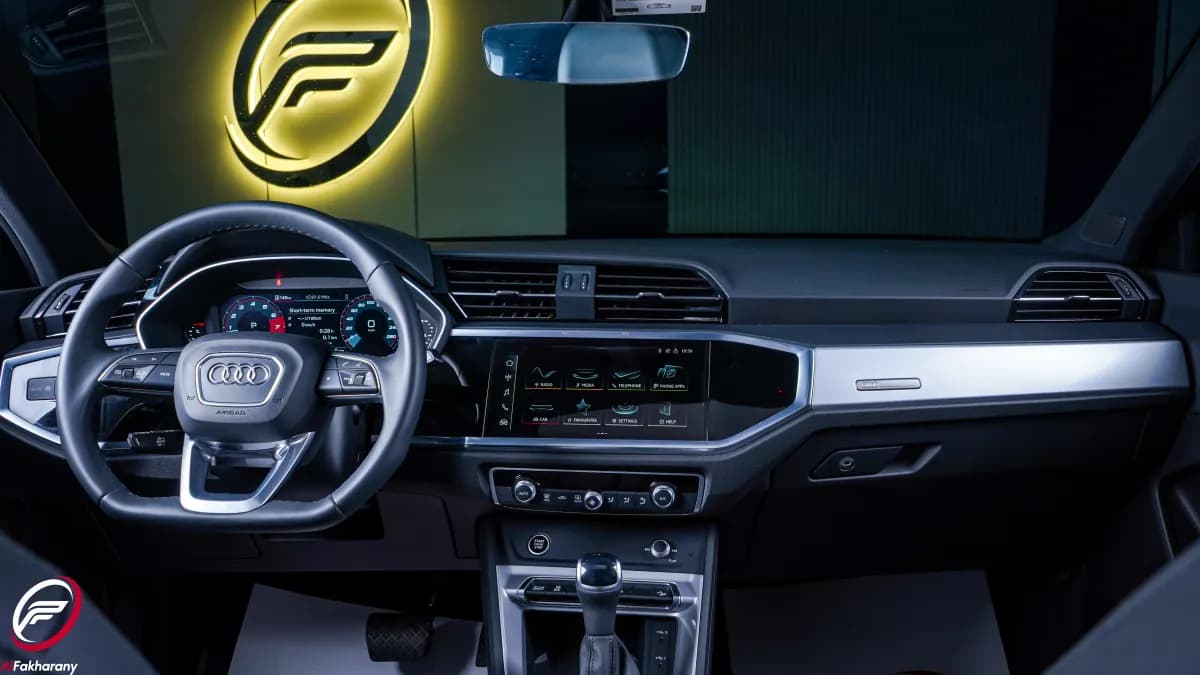 أودي Q3 2025 سبورت باك اس لاين أسود أوتوماتيك — مستعملة