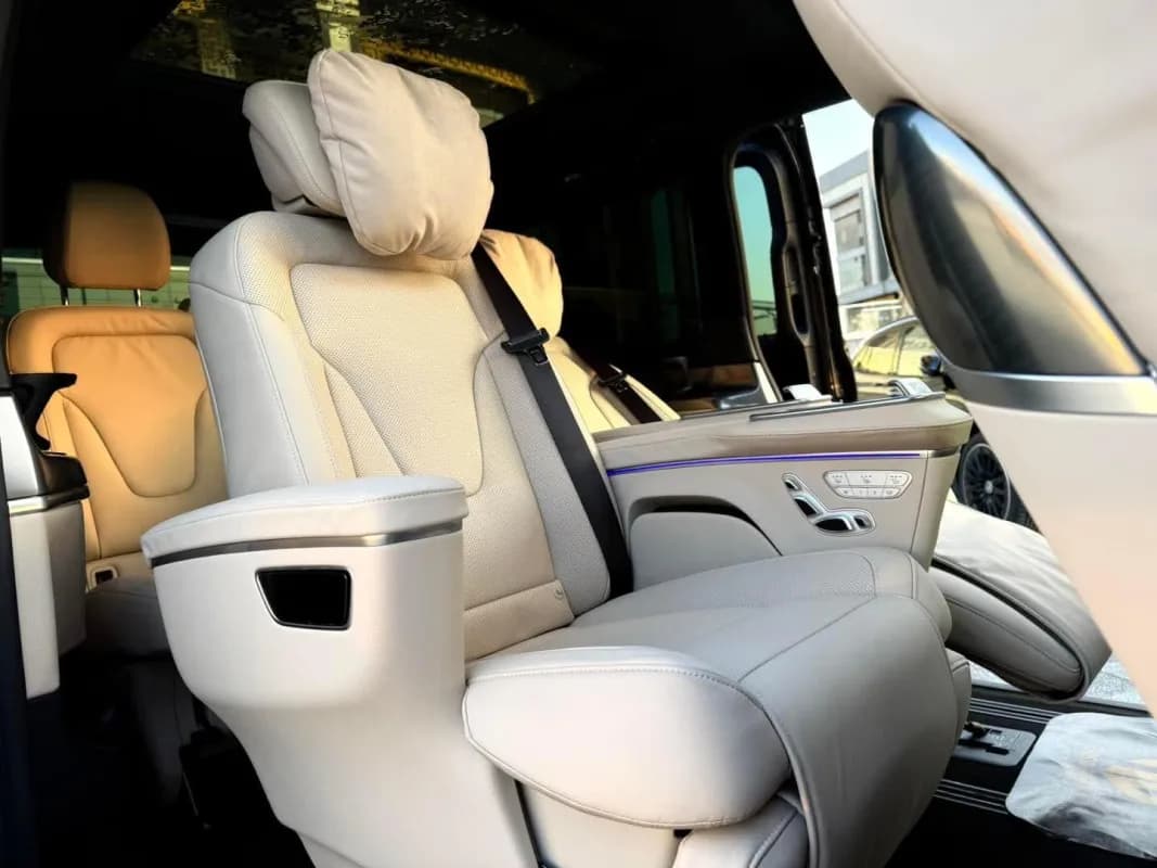 مرسيدس بنز V300 فيانو 2026 ايه ام جي في اّي بي سيتس فولي لوديد أسود أوتوماتيك — جديدة