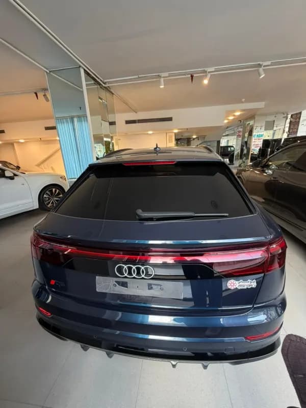 أودي Q8 2024 اس لاين بلس أزرق غامق أوتوماتيك — جديدة