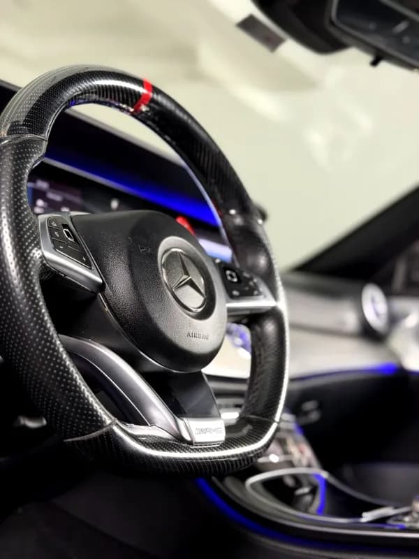 مرسيدس بنز E200 2018 ايه ام جي أسود أوتوماتيك — مستعملة