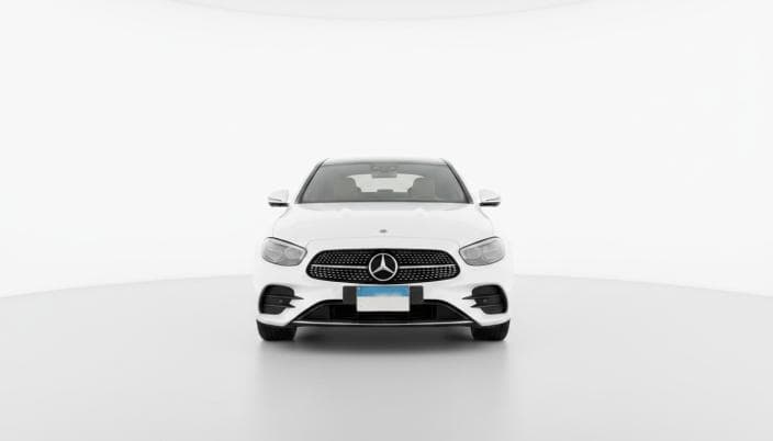 مرسيدس بنز E200 2018 ايه ام جي أبيض أوتوماتيك — مستعملة - 1