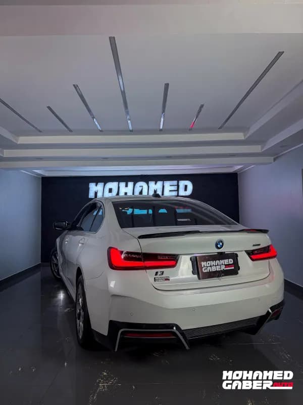 بي ام دبليو i3 2024 اي درايف أبيض أوتوماتيك — مستعملة