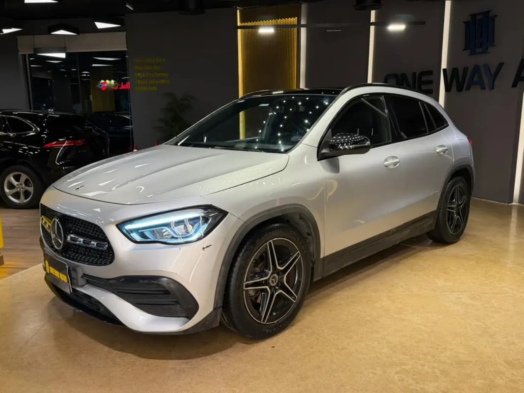 مرسيدس بنز GLA 200 2021 ايه ام جي فضي أوتوماتيك — مستعملة