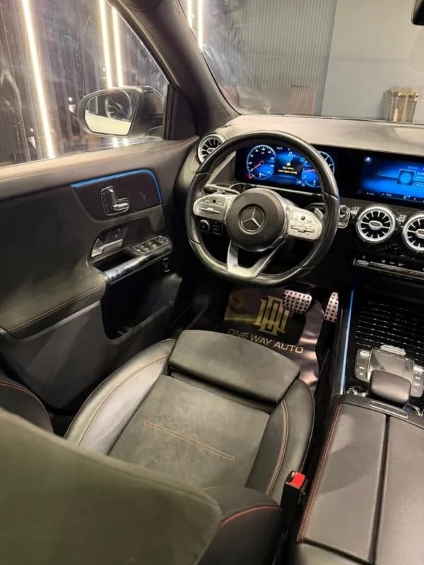 مرسيدس بنز GLA 200 2021 ايه ام جي فضي أوتوماتيك — مستعملة