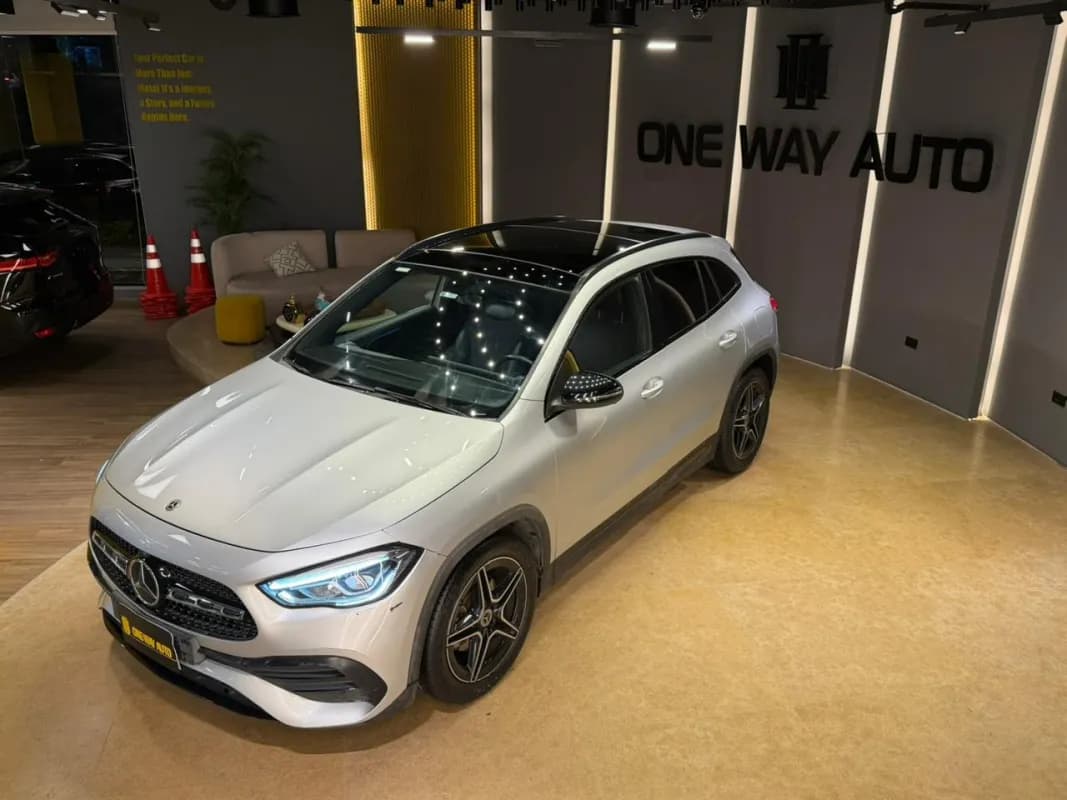 مرسيدس بنز GLA 200 2021 ايه ام جي فضي أوتوماتيك — مستعملة