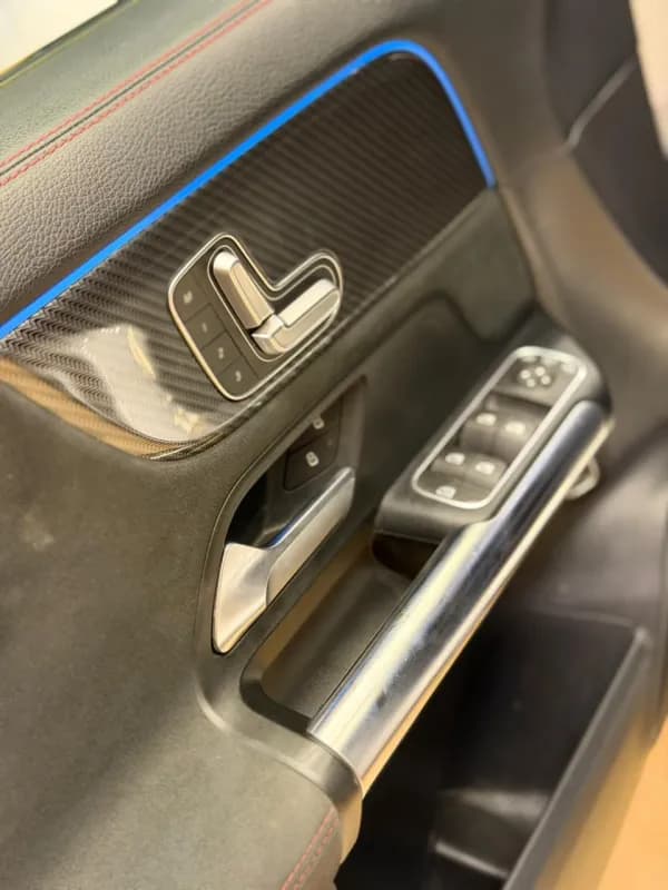 مرسيدس بنز GLA 200 2021 ايه ام جي فضي أوتوماتيك — مستعملة