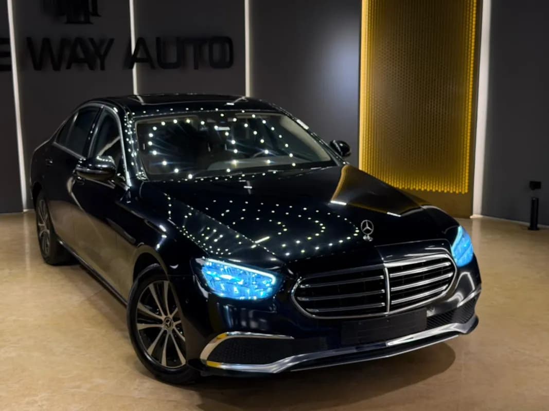 مرسيدس بنز E200 2022 اكسكلوسيف أسود أوتوماتيك — مستعملة