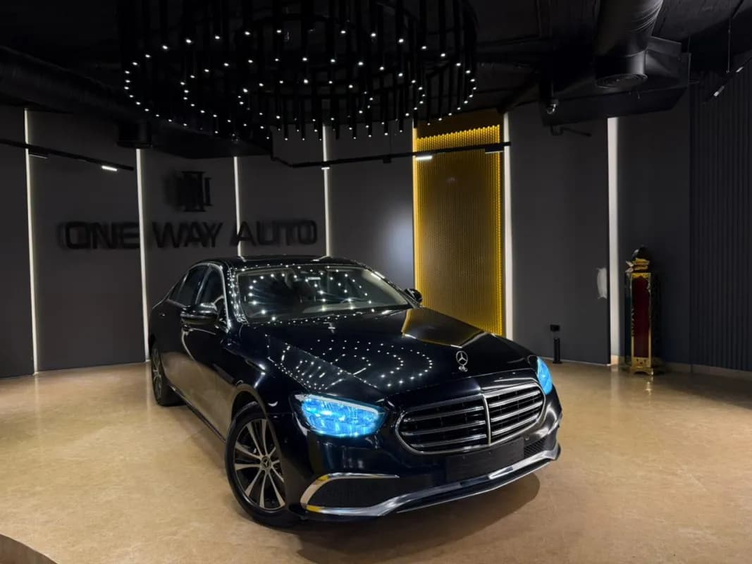 مرسيدس بنز E200 2022 اكسكلوسيف أسود أوتوماتيك — مستعملة