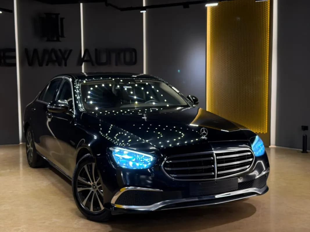 مرسيدس بنز E200 2022 اكسكلوسيف أسود أوتوماتيك — مستعملة