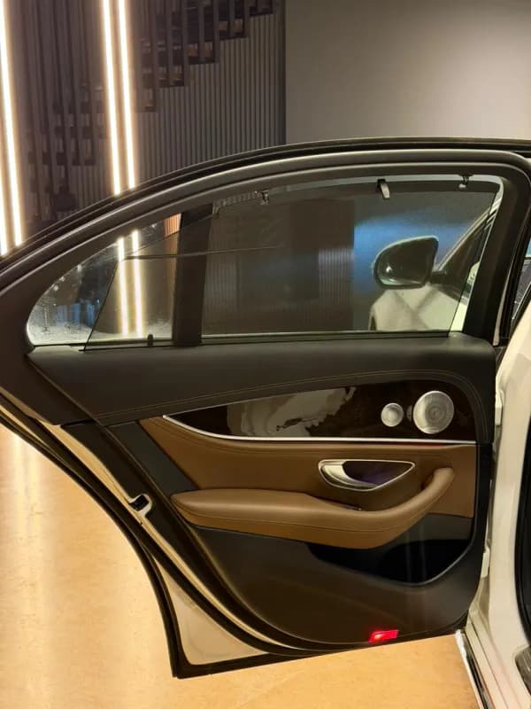 مرسيدس بنز E200 2022 ايه ام جي أبيض أوتوماتيك — مستعملة