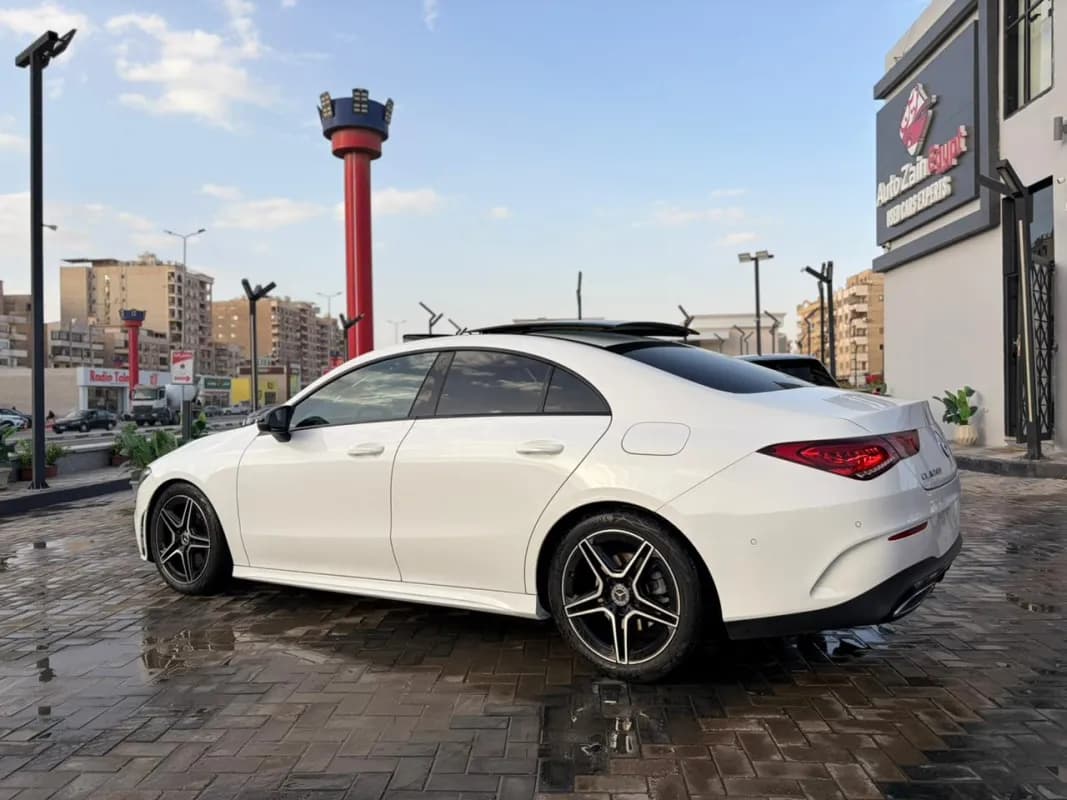 مرسيدس بنز CLA 200 2023 ايه ام جي أبيض أوتوماتيك — مستعملة