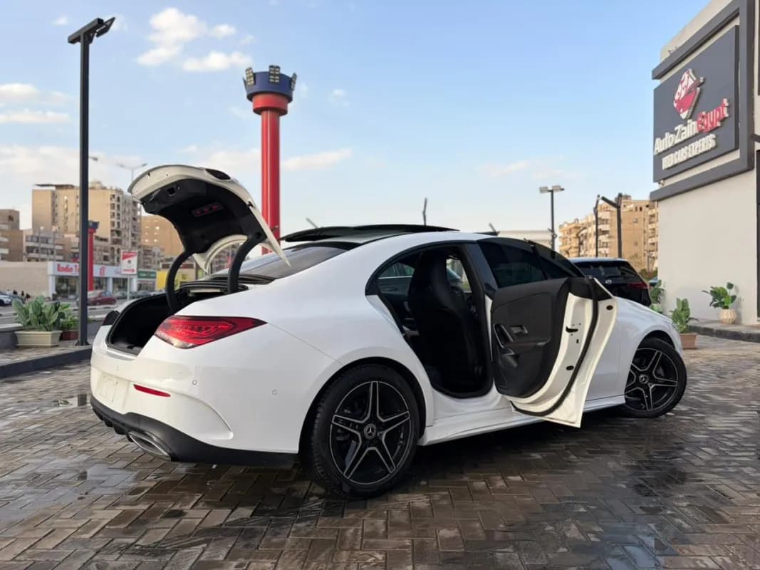 مرسيدس بنز CLA 200 2023 ايه ام جي أبيض أوتوماتيك — مستعملة