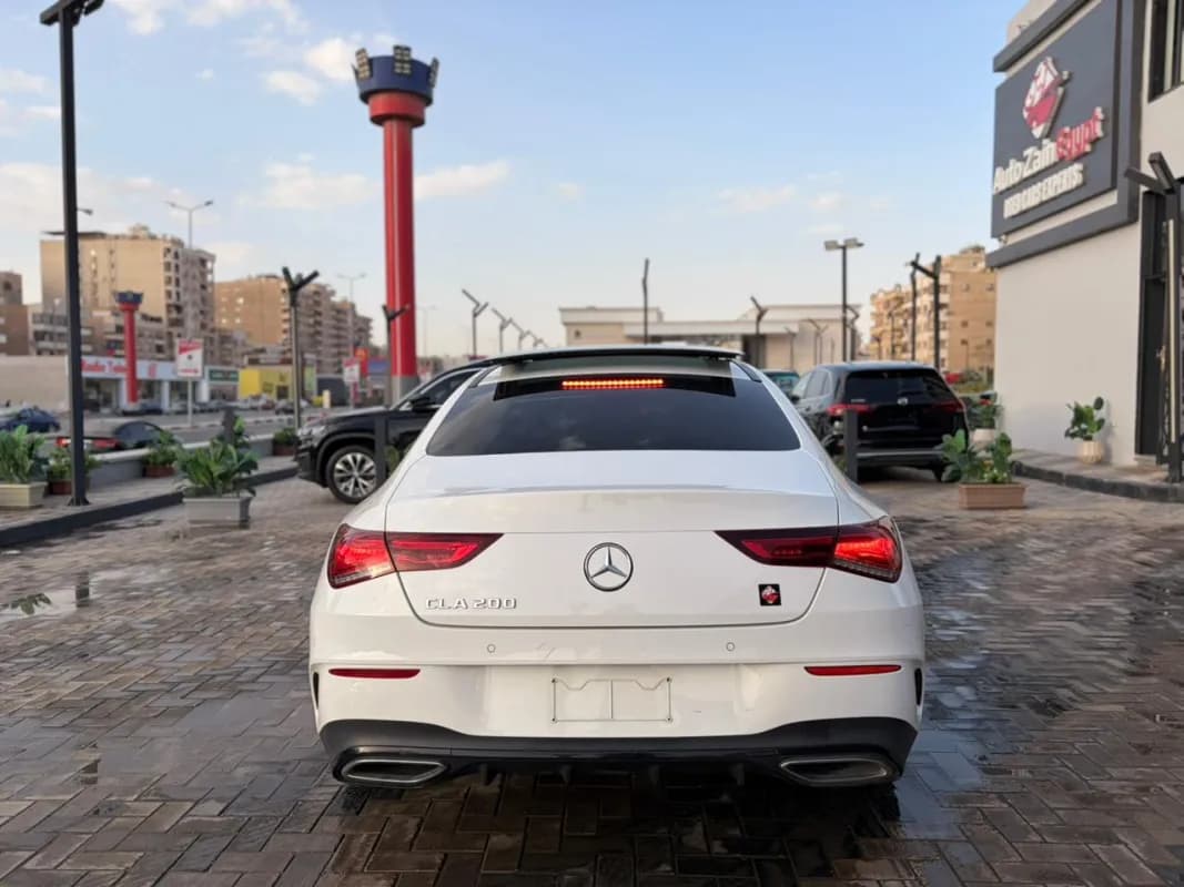 مرسيدس بنز CLA 200 2023 ايه ام جي أبيض أوتوماتيك — مستعملة
