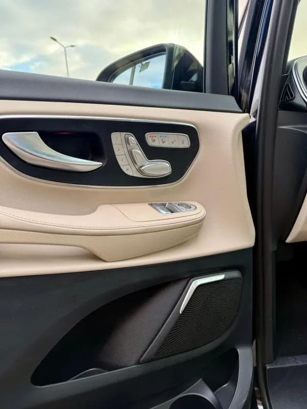 مرسيدس بنز V 300 2026 اكسكلوسف أسود أوتوماتيك — جديدة