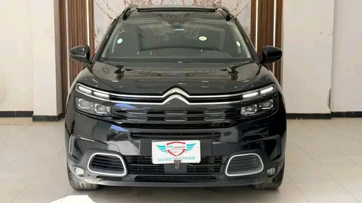 سيتروين C5 ايركروس 2020 فيل أسود أوتوماتيك — مستعملة