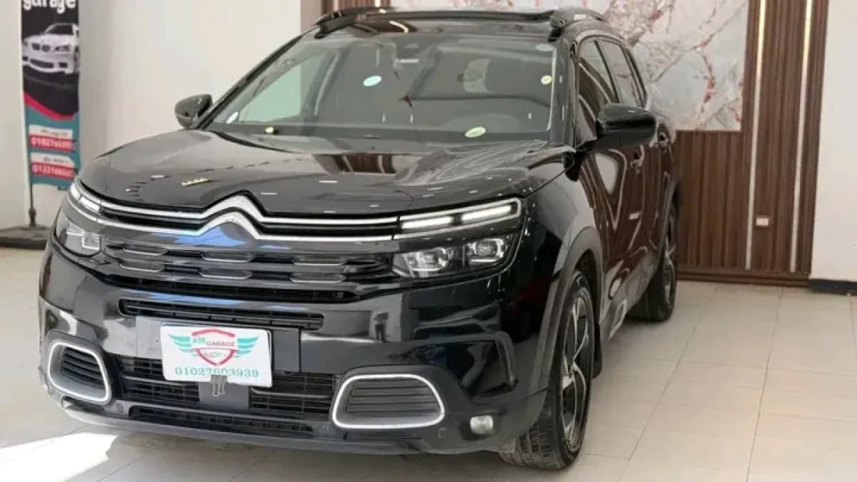 سيتروين C5 ايركروس 2020 فيل أسود أوتوماتيك — مستعملة