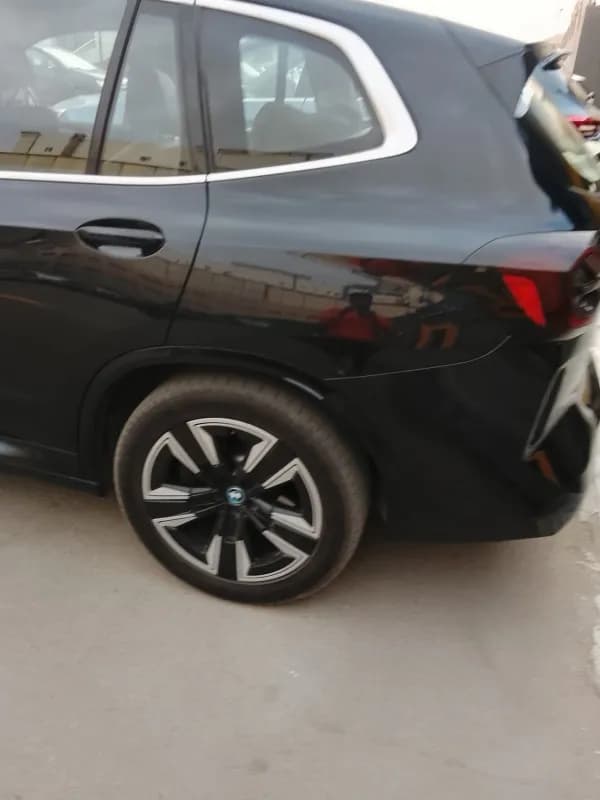 بي ام دبليو IX3 2024 اينوفاتف أسود أوتوماتيك — مستعملة