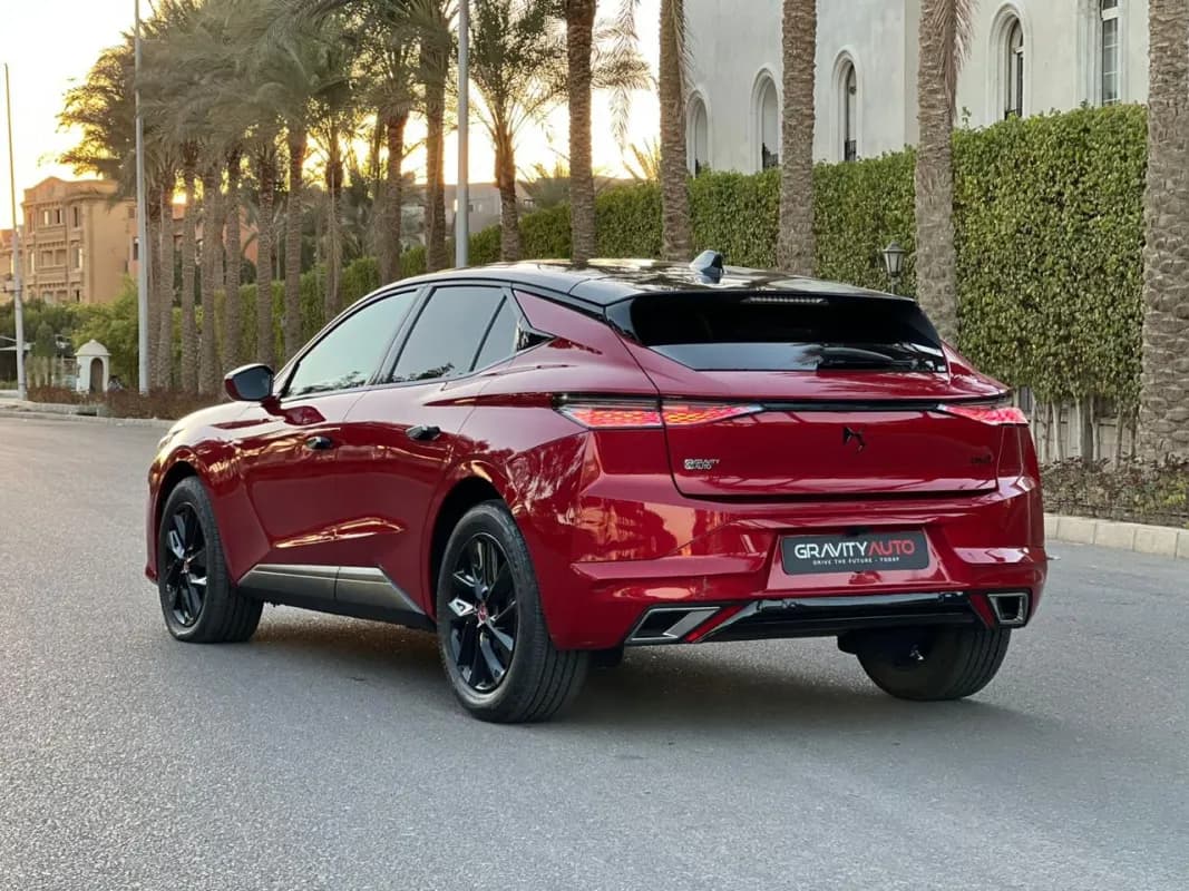 دي إس DS4 2023 تروكاديرو أحمر أوتوماتيك — مستعملة