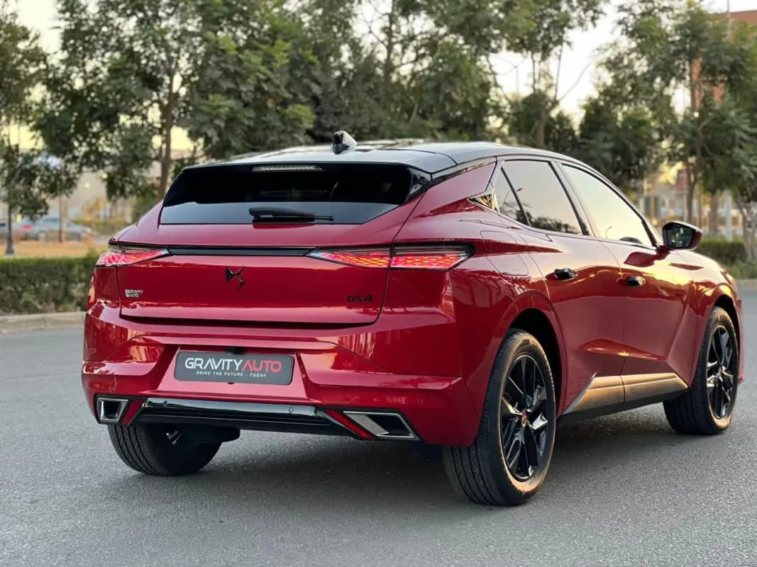 دي إس DS4 2023 تروكاديرو أحمر أوتوماتيك — مستعملة
