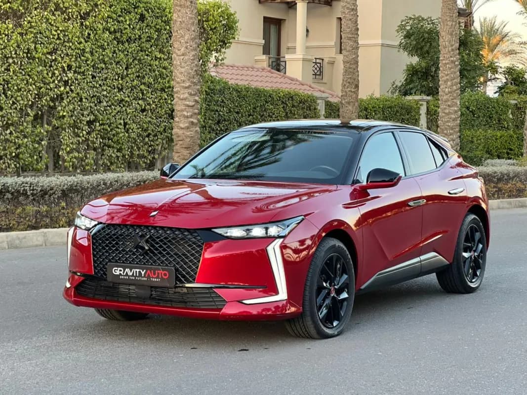 دي إس DS4 2023 تروكاديرو أحمر أوتوماتيك — مستعملة