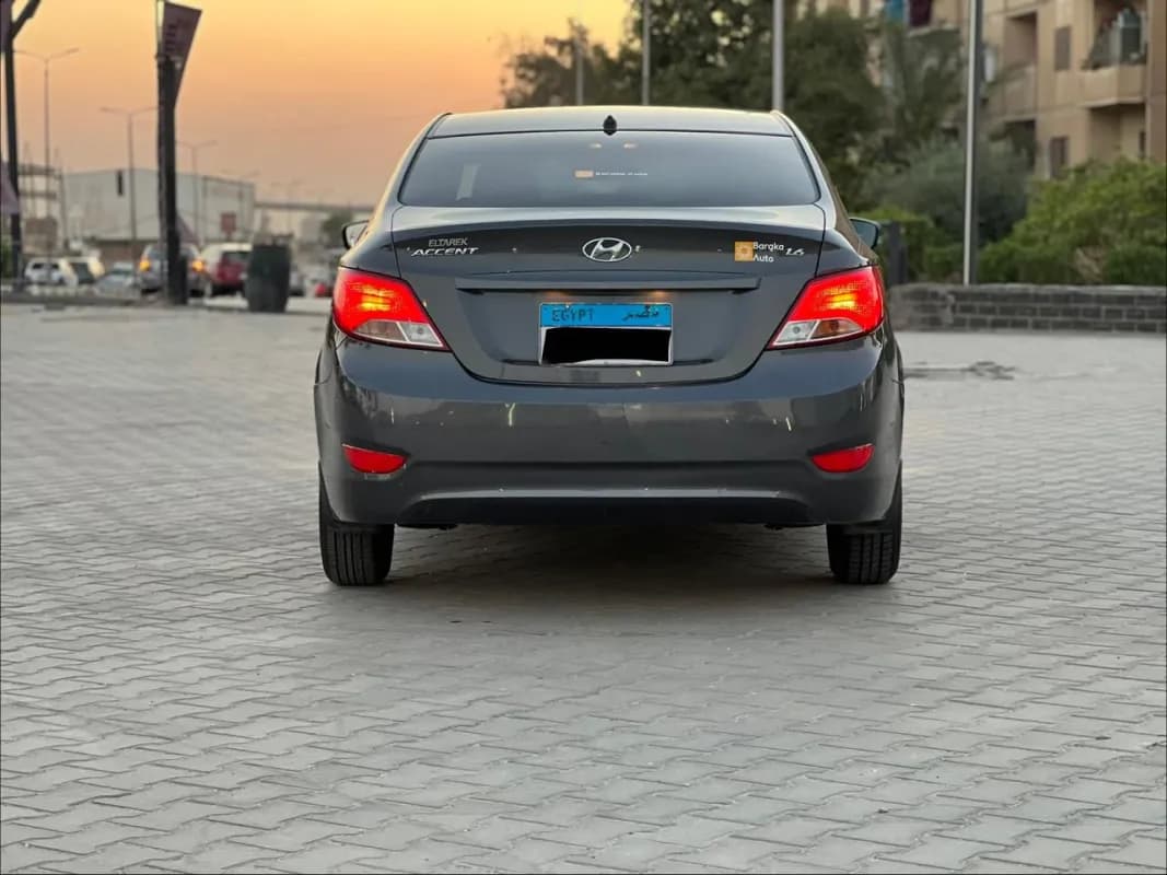 هيونداي اكسنت RB 2024 جي ال رمادي أوتوماتيك — مستعملة