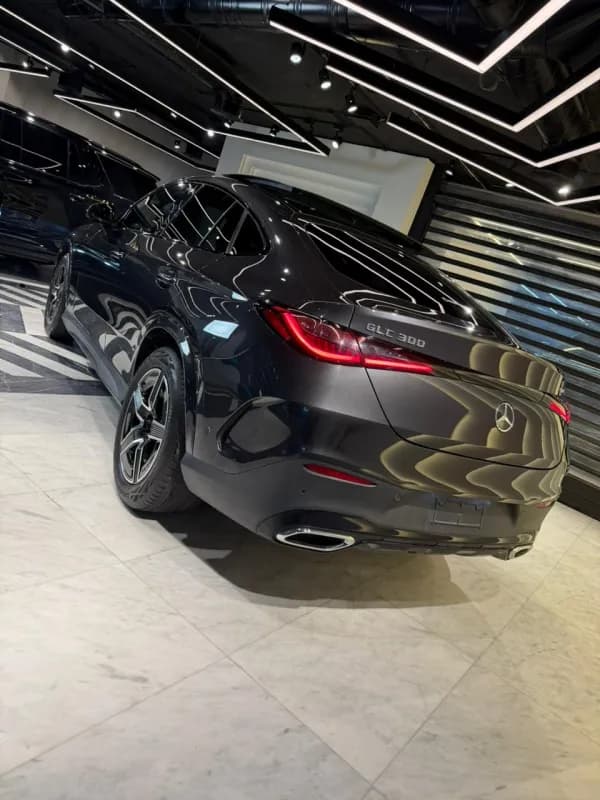مرسيدس بنز GLC 300 2024 ايه ام جي أسود أوتوماتيك — مستعملة