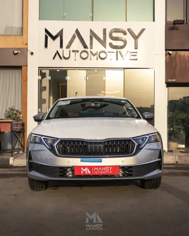 سكودا اوكتافيا A8 2026 لاونج فضي أوتوماتيك — جديدة
