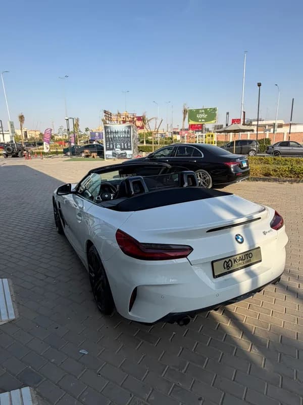بي ام دبليو Z4 2022 ام 3 كونفيرتبل أبيض أوتوماتيك — مستعملة