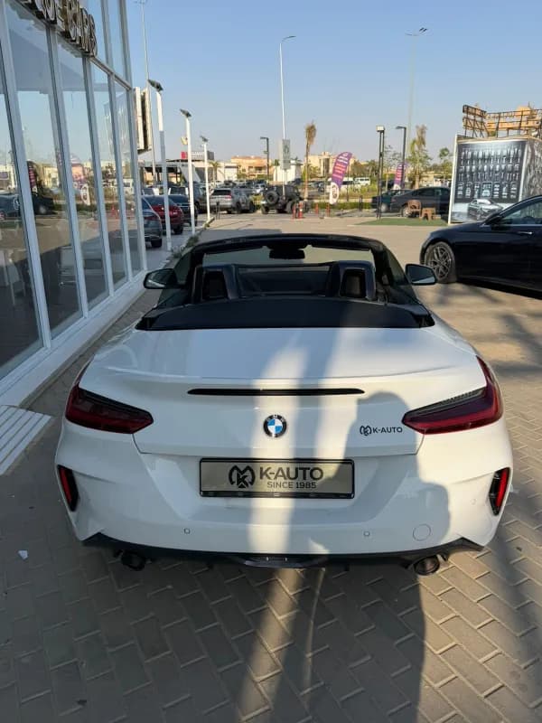 بي ام دبليو Z4 2022 ام 3 كونفيرتبل أبيض أوتوماتيك — مستعملة