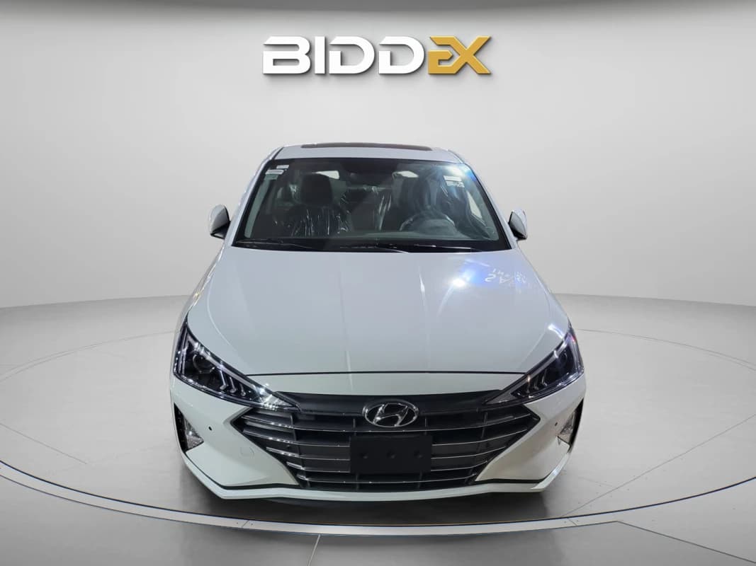 Hyundai Elantra CN7 2025 الفئة الثالثة أبيض أوتوماتيك — جديدة