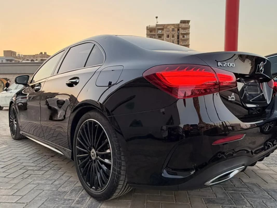 مرسيدس بنز A200 2023 اي ام جي أسود أوتوماتيك — مستعملة