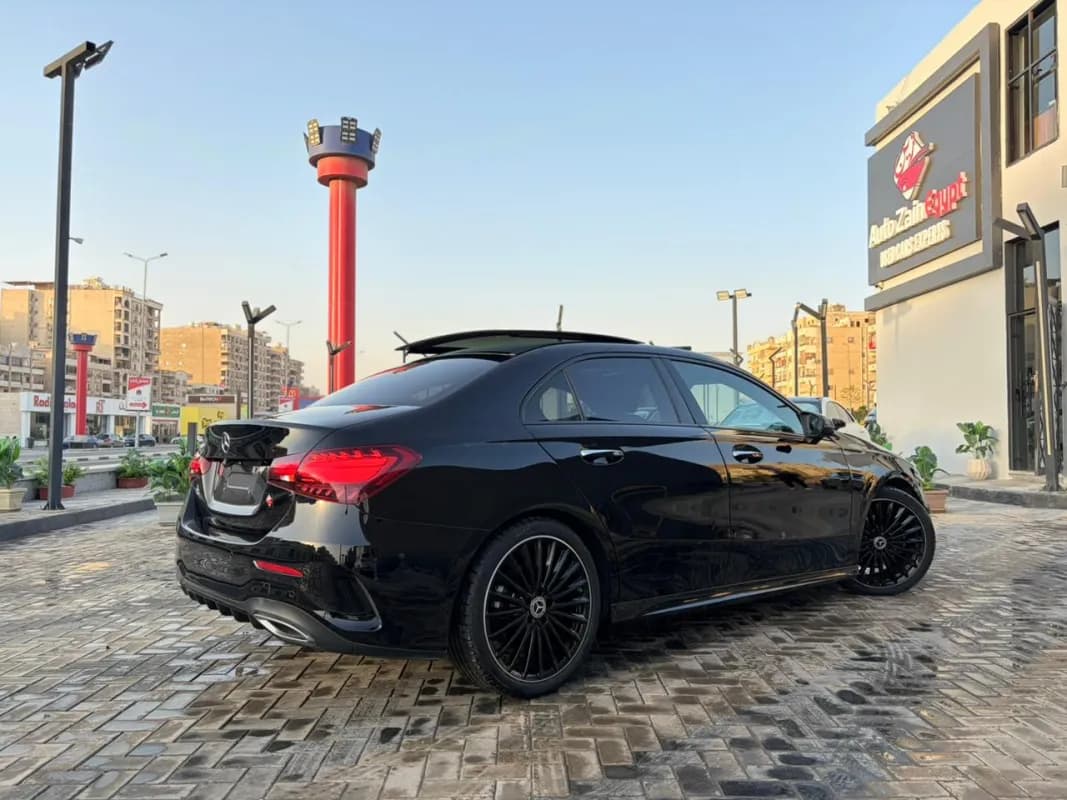 مرسيدس بنز A200 2023 اي ام جي أسود أوتوماتيك — مستعملة
