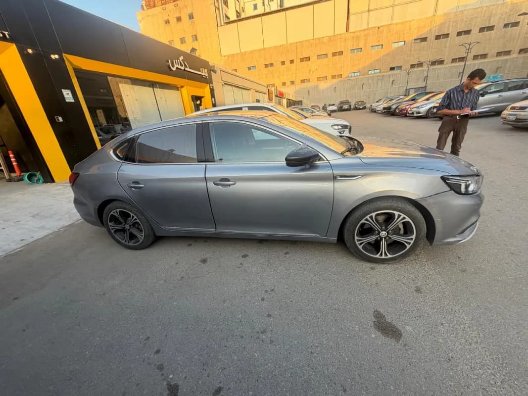 ام جي 6 2020 كومفرت رمادي إسمنتي أوتوماتيك — مستعملة