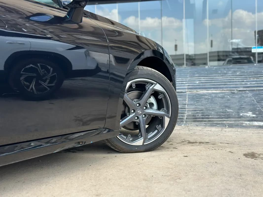 دونج فينج 007 2025 630 رينج أسود أوتوماتيك — جديدة