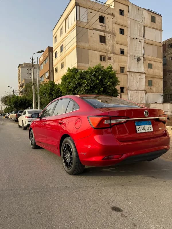 ام جي 5 2020 لاكشري أحمر أوتوماتيك — مستعملة