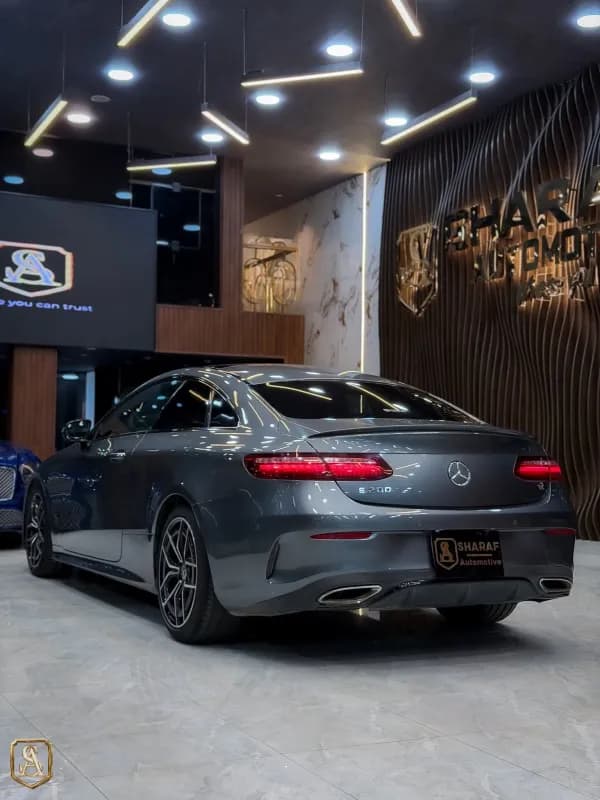 مرسيدس بنز E200 2022 ايه ام جي رمادي أوتوماتيك — مستعملة