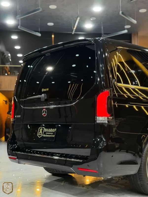 مرسيدس بنز V 300 2026 ايه ام جي أسود أوتوماتيك — جديدة