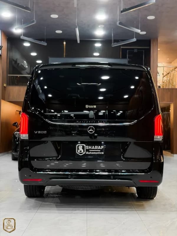 مرسيدس بنز V 300 2026 ايه ام جي أسود أوتوماتيك — جديدة