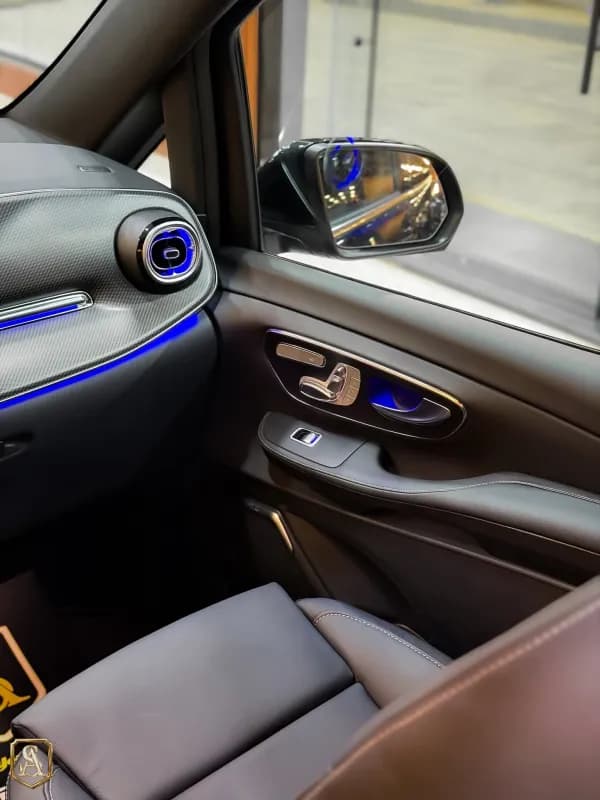 مرسيدس بنز V 300 2026 ايه ام جي أسود أوتوماتيك — جديدة