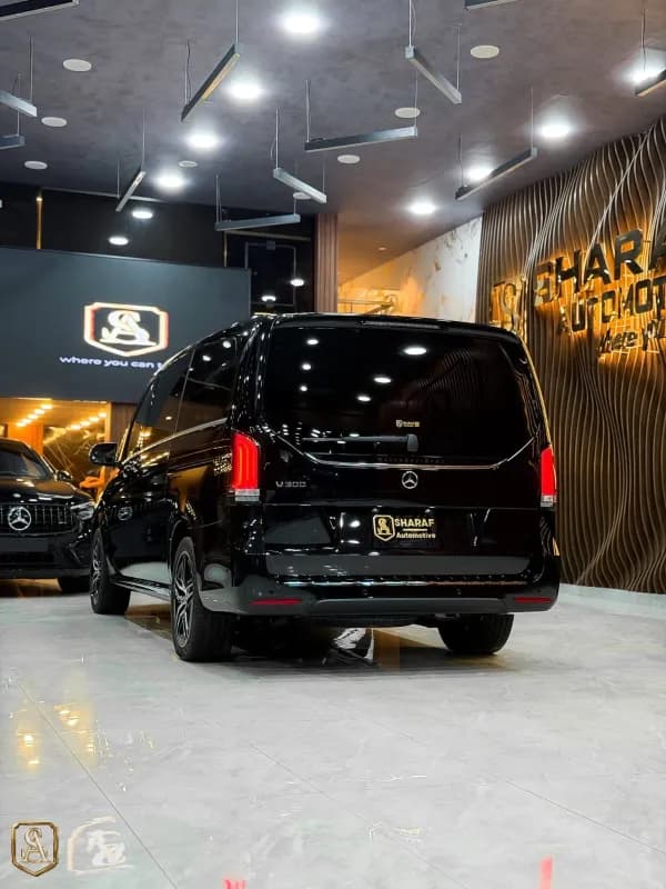 مرسيدس بنز V 300 2026 ايه ام جي أسود أوتوماتيك — جديدة
