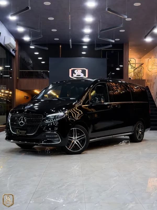 مرسيدس بنز V 300 2026 ايه ام جي أسود أوتوماتيك — جديدة