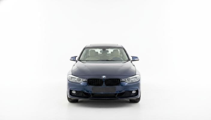 بي ام دبليو 320i 2019