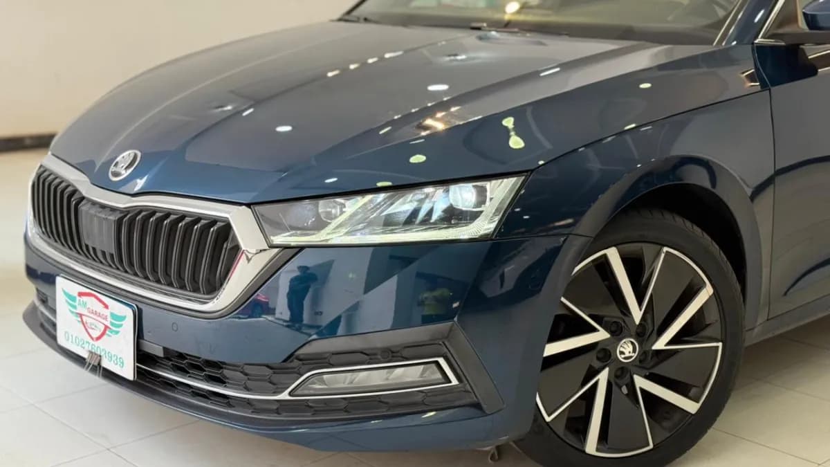 سكودا اوكتافيا A8 2022 ستايل بلس أزرق أوتوماتيك — مستعملة